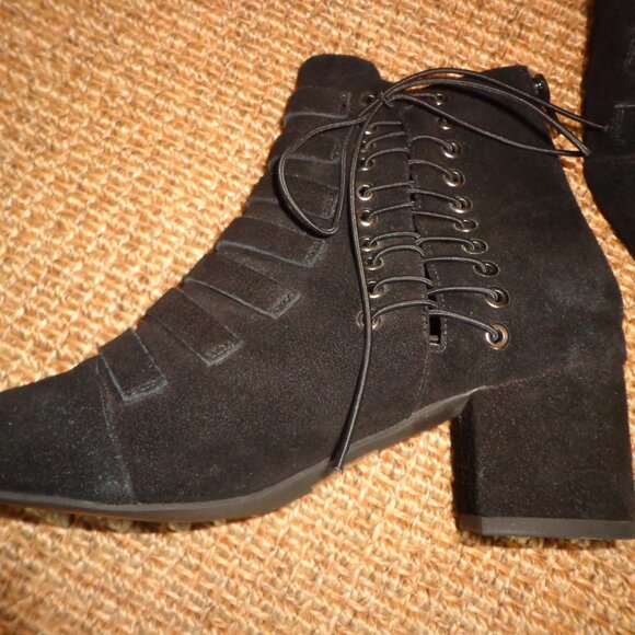 NWT Jeffrey Campbell Serpico Suede Ankle Booties 6M Black Back Zip Closure - Picture 3 of 16